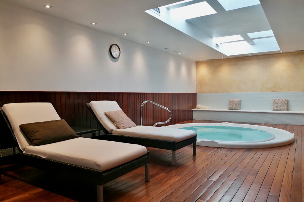 Spa del Hotel Villa Paulita en Puigcerdá, servicio colaborador de Apartamentos Torreta del Llac, La Cerdaña